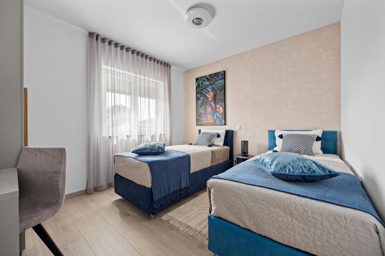 Leone Apartment